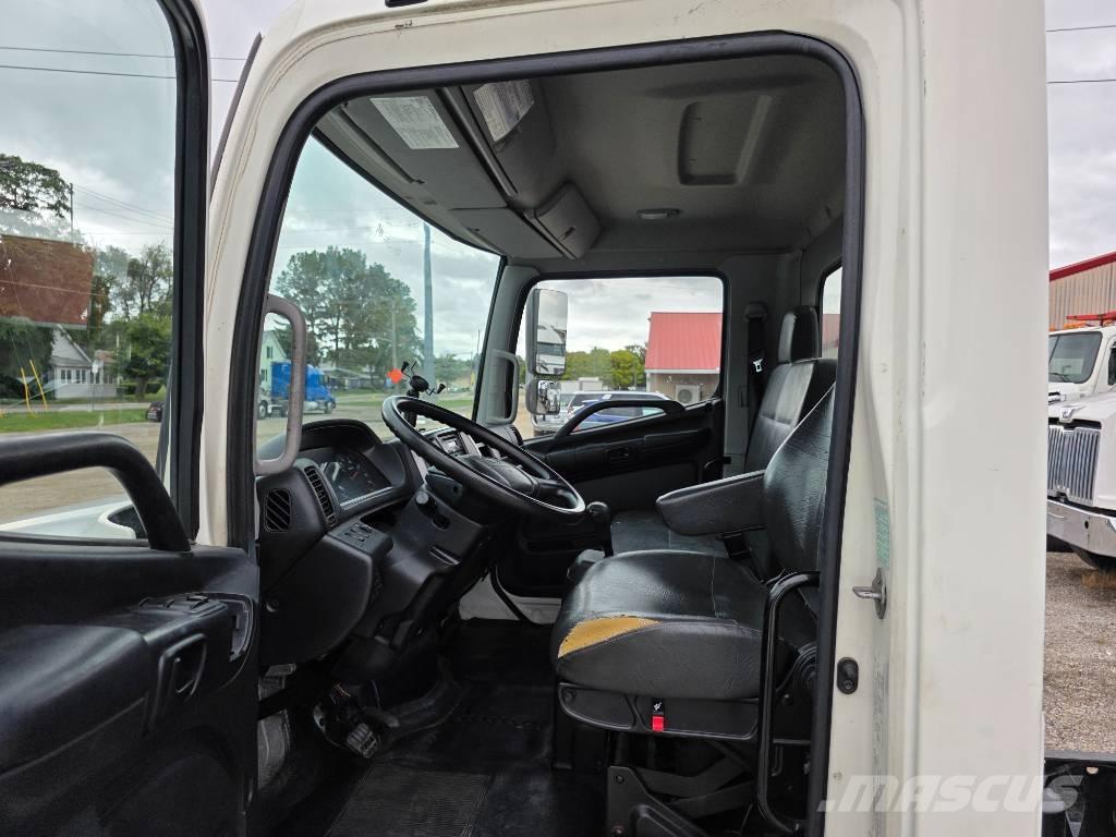 Hino 268 شاحنات بمقصورة وهيكل