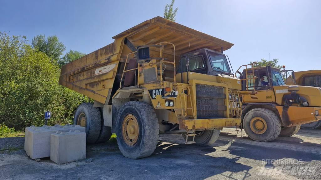 CAT 771D شاحنات المخلفات الصلبة