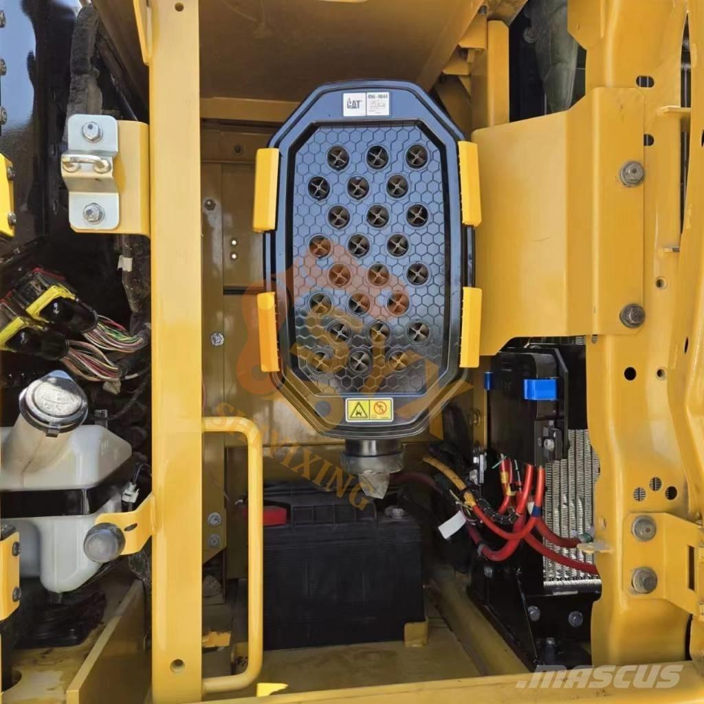 CAT 330GC حفارات زحافة