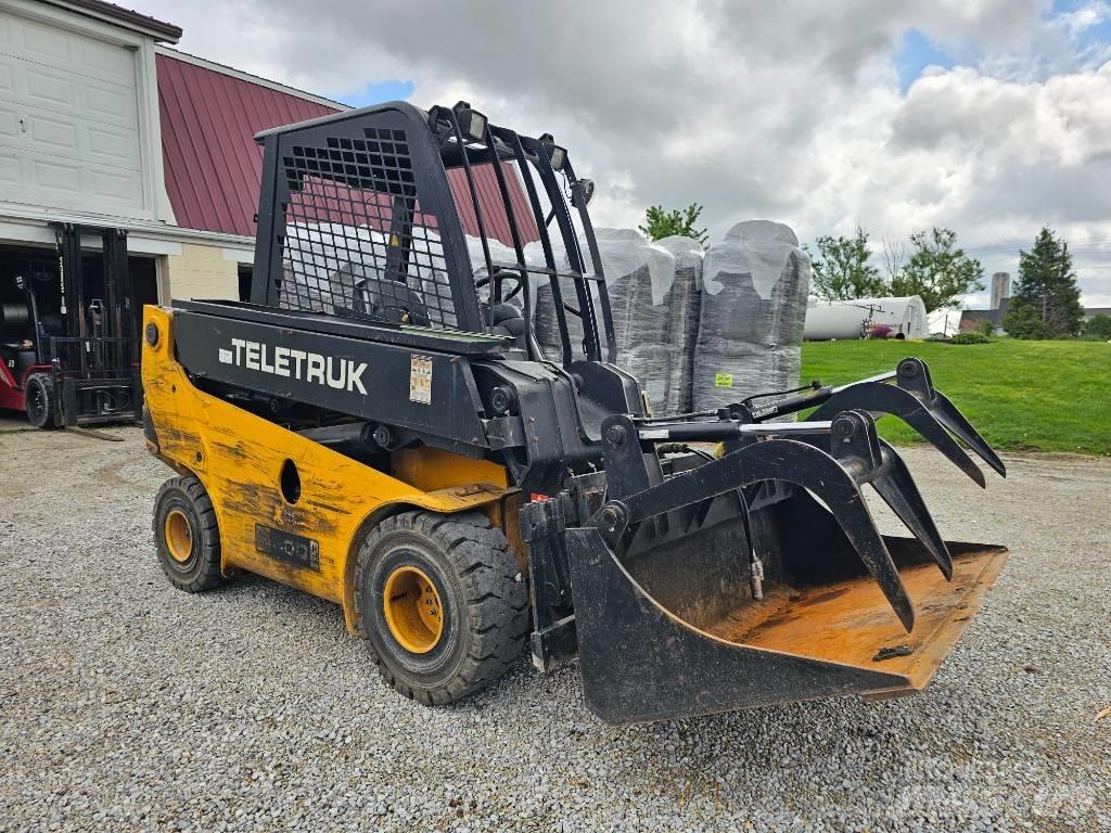 JCB Teletruk 30 D شاحنات الطرق الوعرة