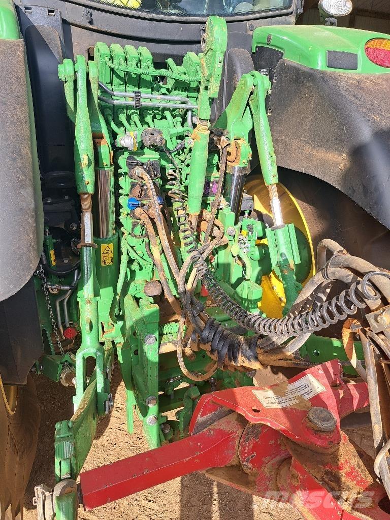 John Deere 6R 195 الجرارات