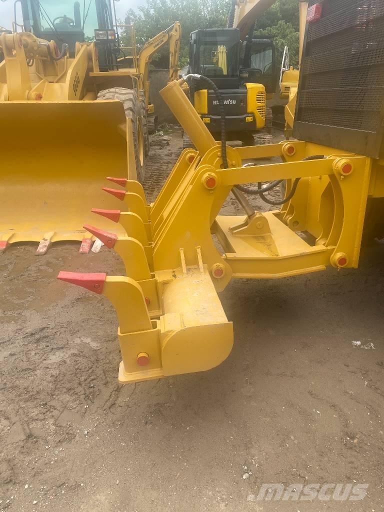 CAT 120 H معدات تمهيد الطرق