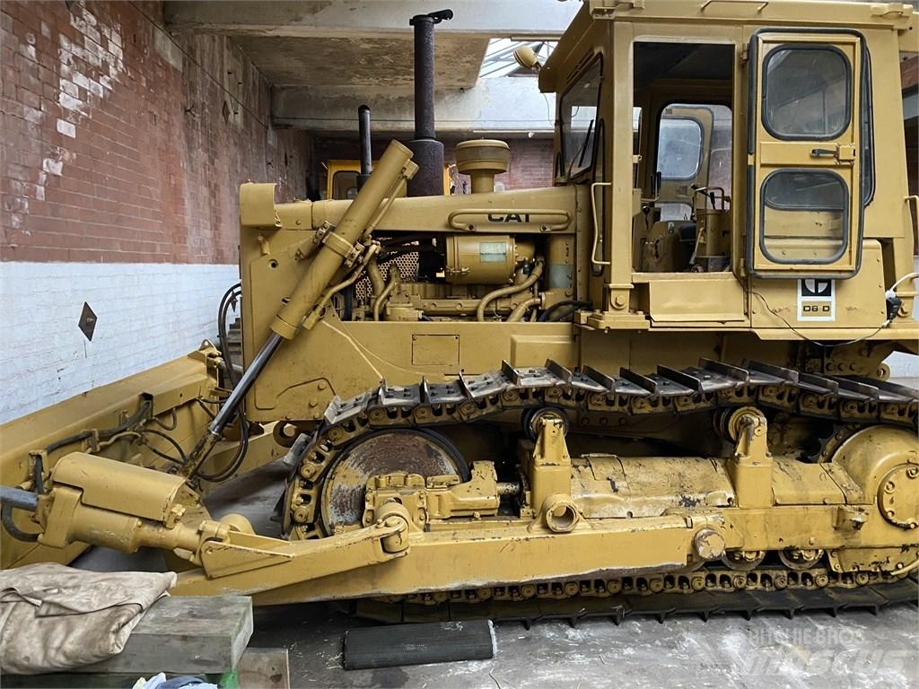 CAT D 6 D LGP بلدوزرات مجنزرة