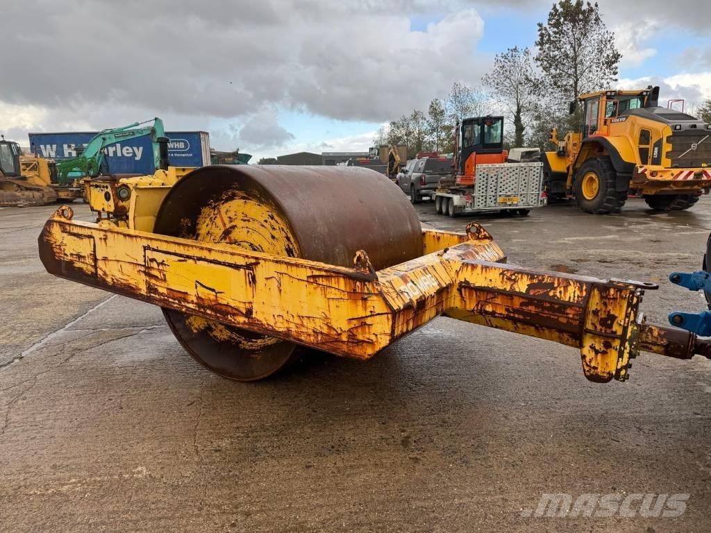 Bomag BW 6 مداحل ثنائية الاسطوانة