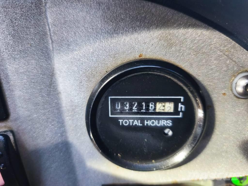 JCB 520-40 مناولات متداخلة