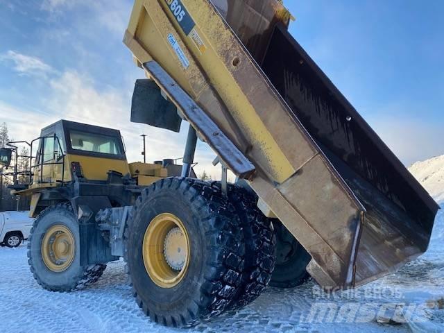 Komatsu HD 605-7 شاحنات المخلفات الصلبة