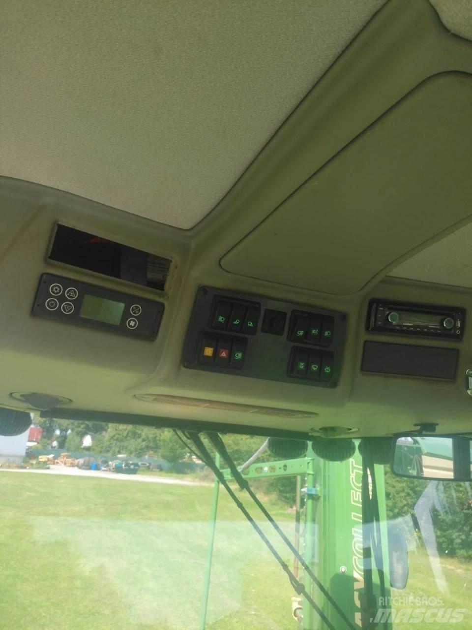 Krone Big X 700 علافات ذاتية الدفع