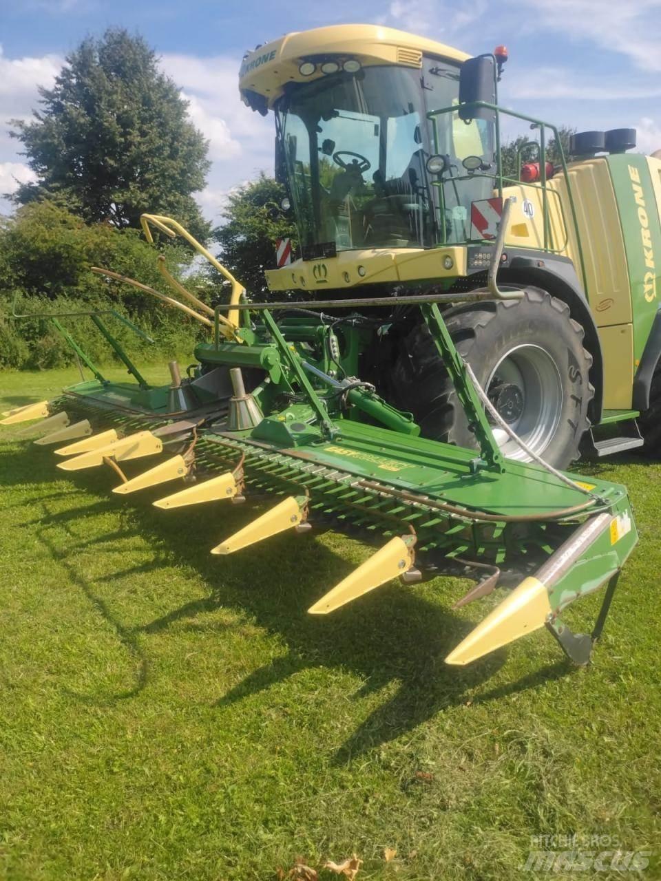 Krone Big X 700 علافات ذاتية الدفع
