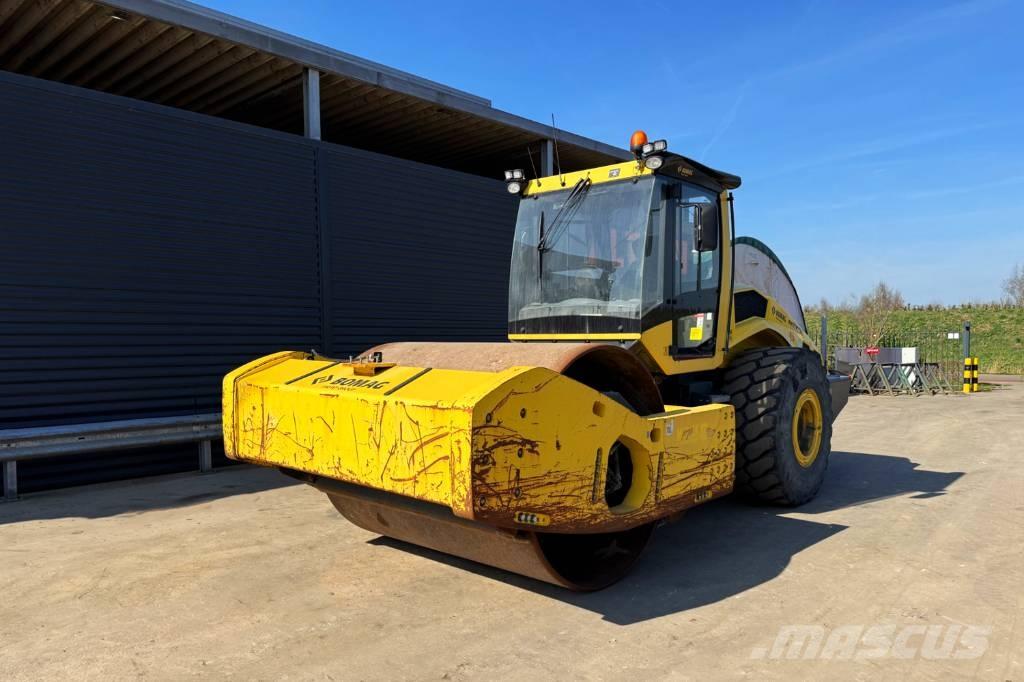 Bomag BW 226 BVC-5 مداحل أحادية الأسطوانة