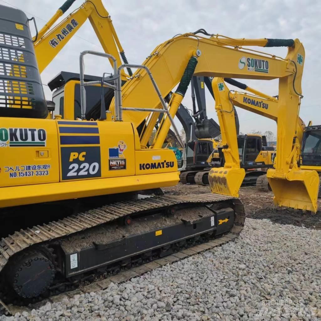 Komatsu PC 220-8 حفارات زحافة
