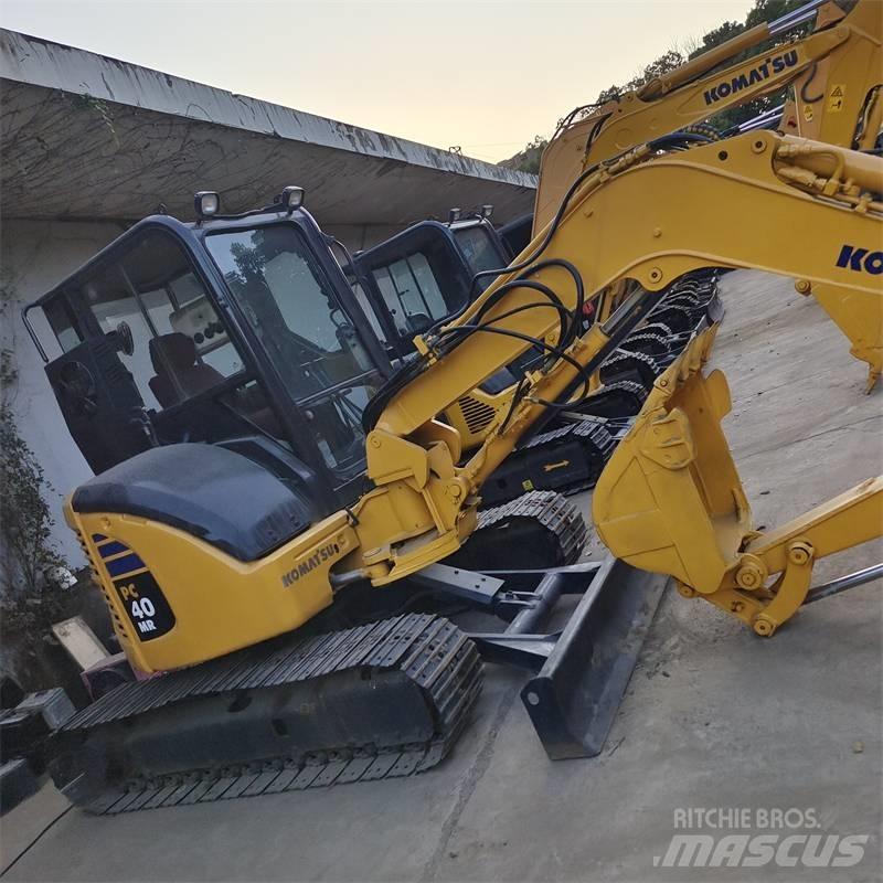 Komatsu PC 40 حفارات صغيرة أقل من 7 طن (حفارات صغيرة)