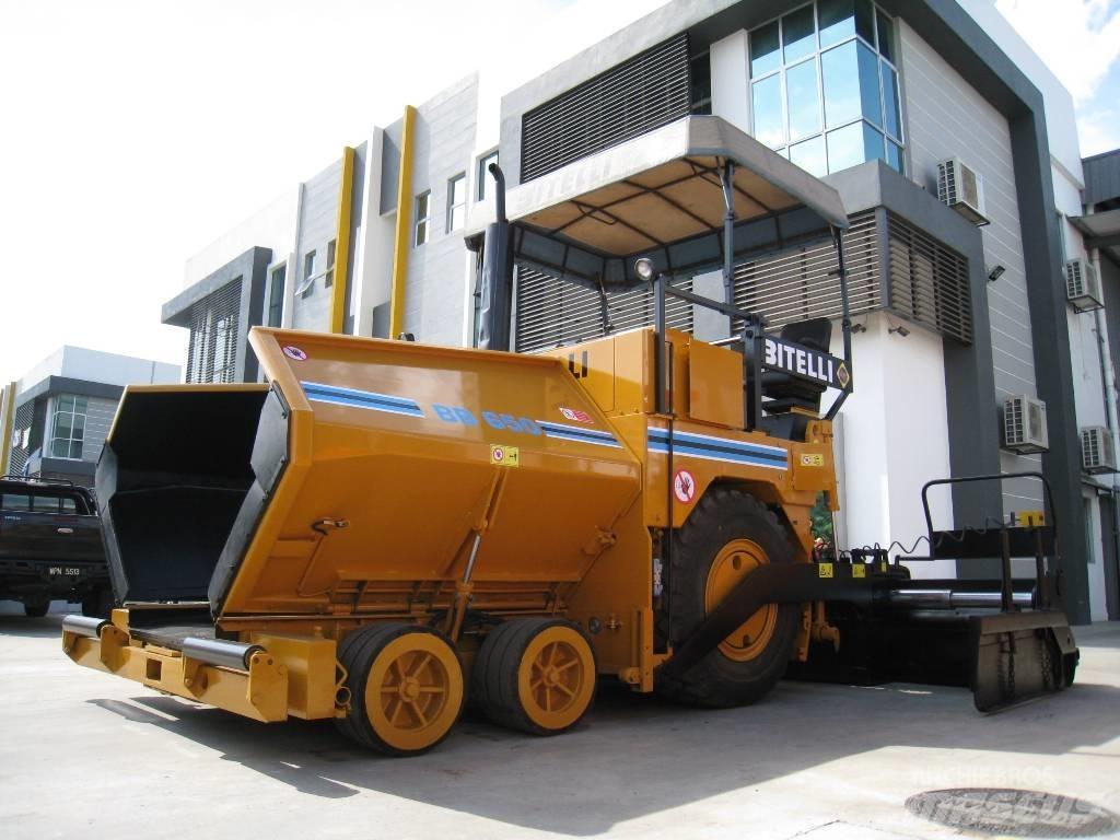 Bitelli 650 معدات السفلتة