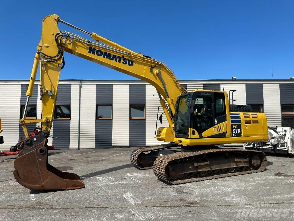 Komatsu PC210LC-11 حفارات زحافة