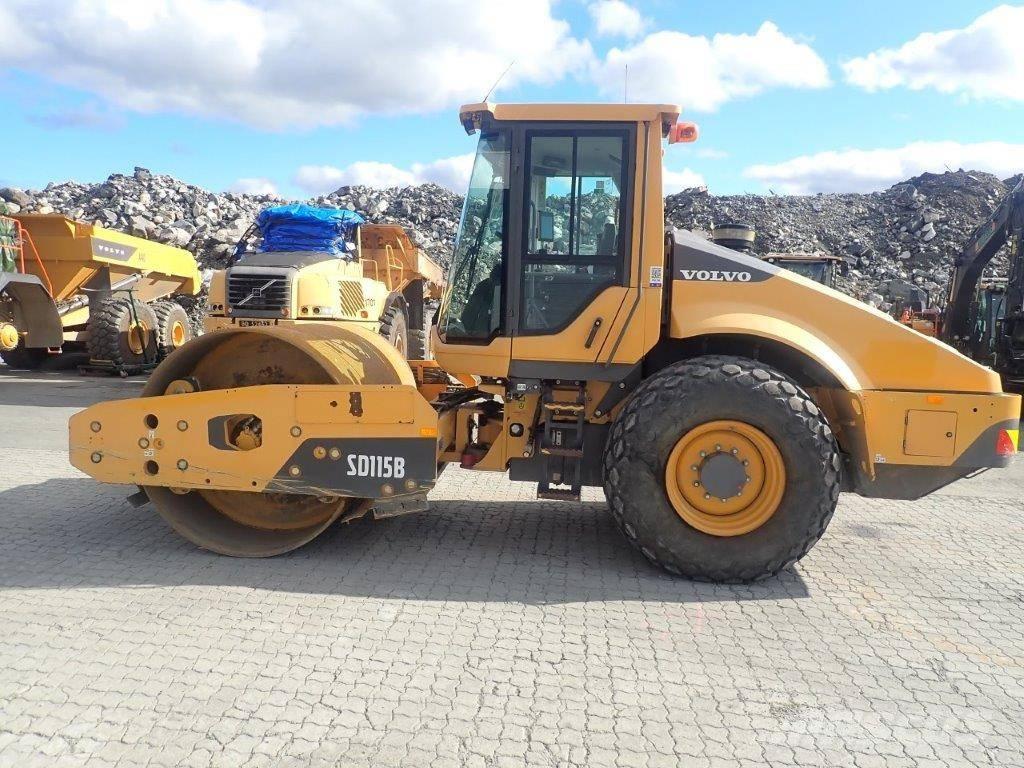 Volvo SD 115 مداحل أحادية الأسطوانة