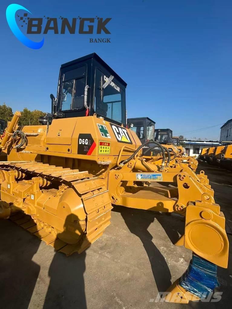CAT D6G2CL بلدوزرات مجنزرة