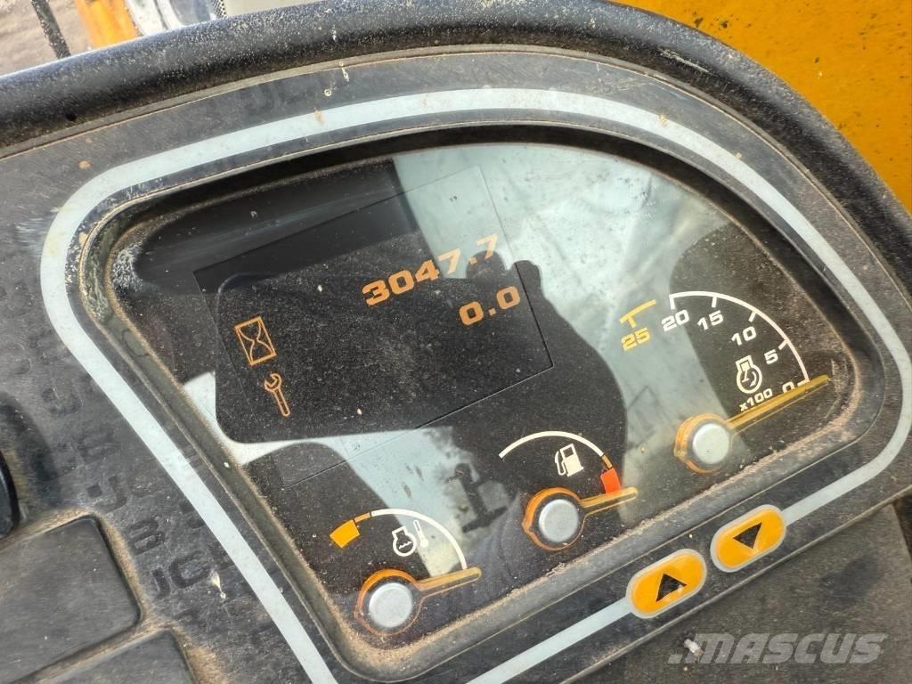 JCB 540-170 مناولات متداخلة