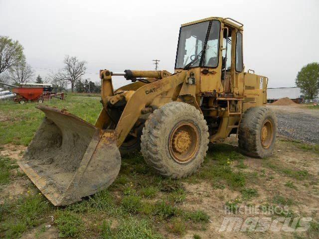 CAT 916 لوادر بعجل