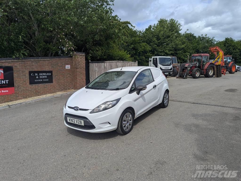 Ford Fiesta Van شاحنة مقفلة
