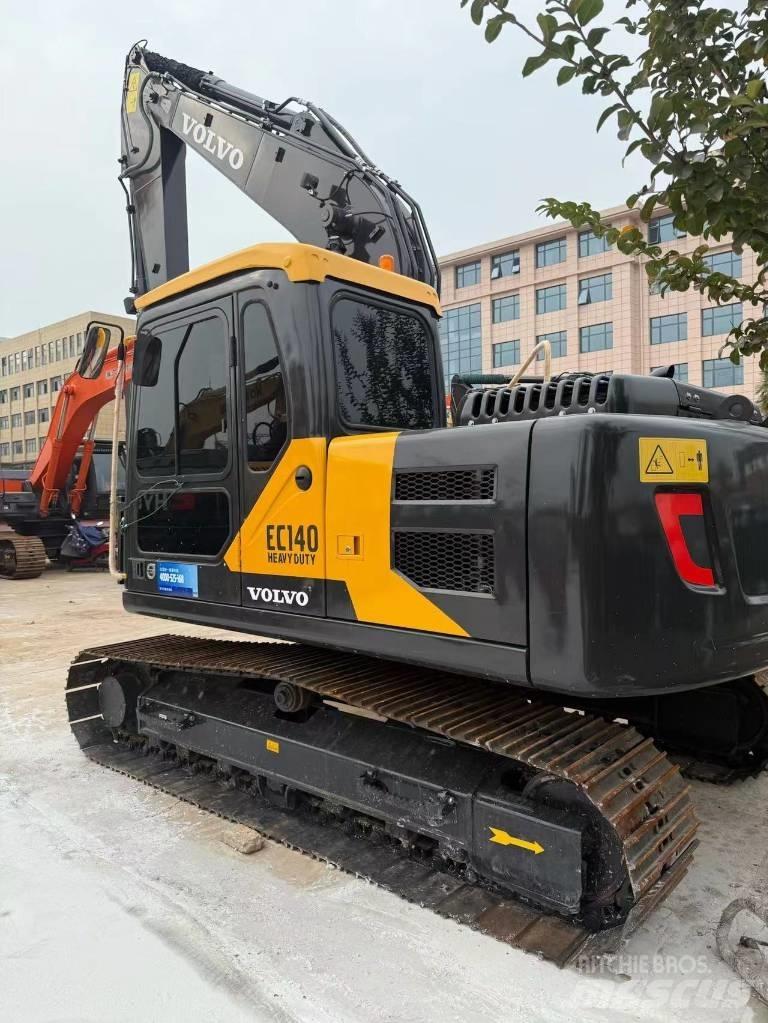 Volvo EC 140 حفارات زحافة