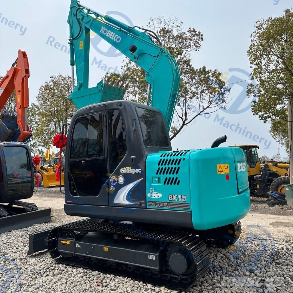 Kobelco SK75 حفارات زحافة