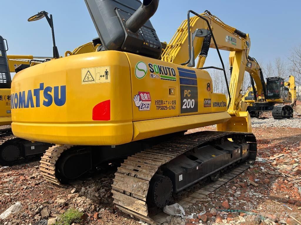 Komatsu PC 200-8 حفارات زحافة