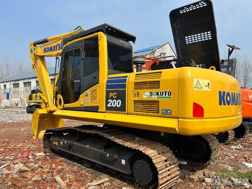 Komatsu PC 200-8 حفارات زحافة