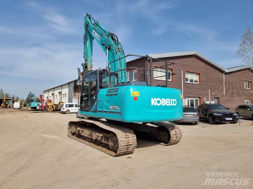 Kobelco SK 210-9 حفارات زحافة