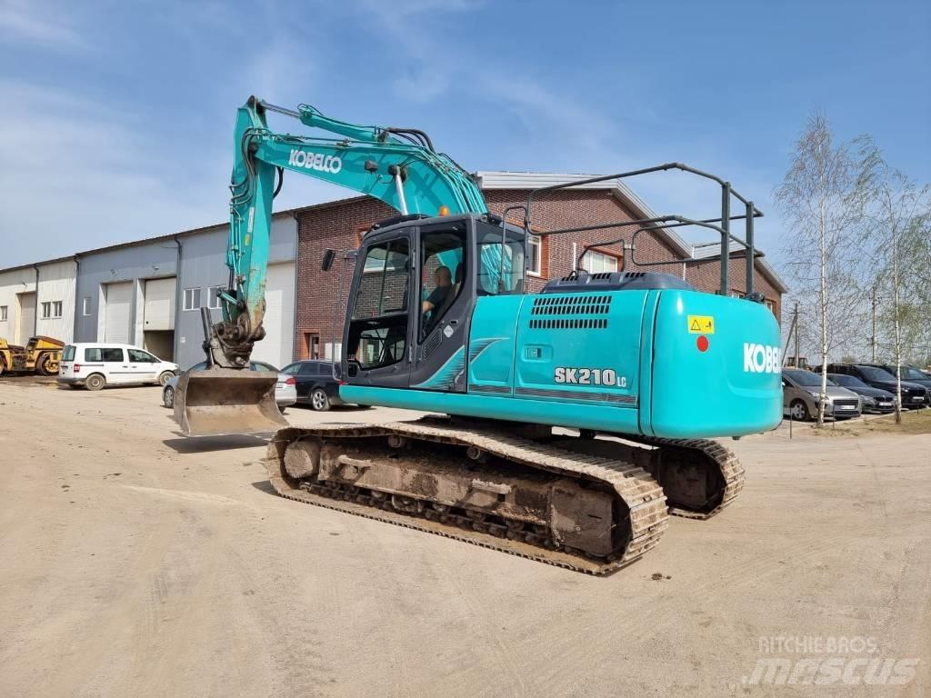 Kobelco SK 210-9 حفارات زحافة