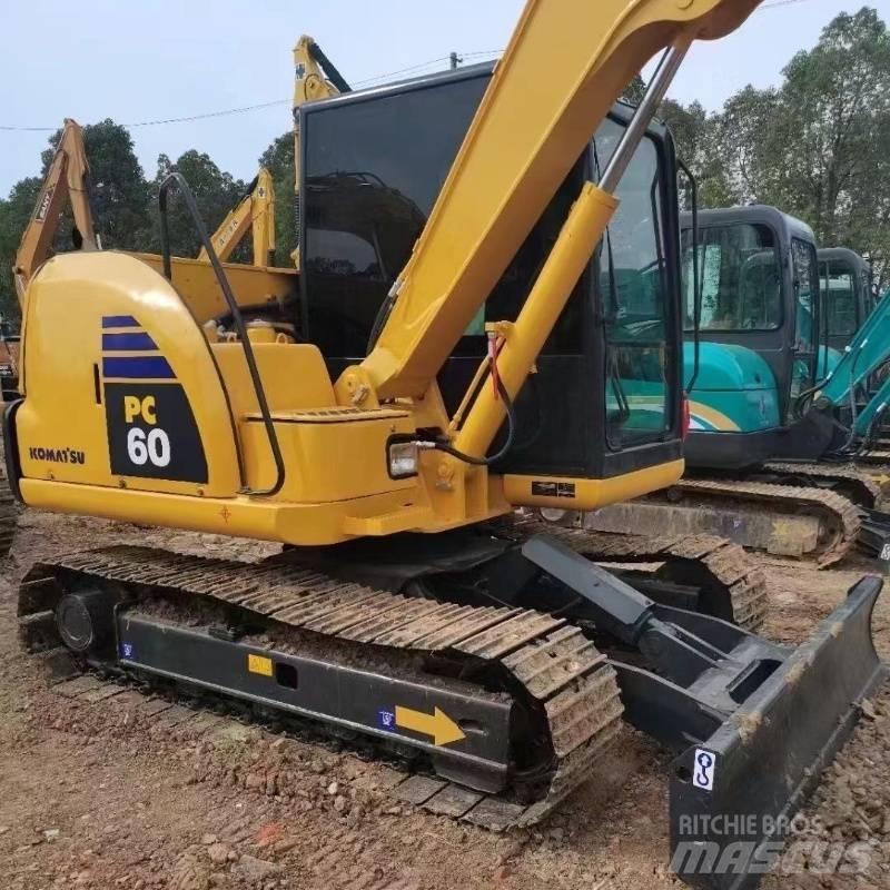 Komatsu PC 60 حفارات زحافة