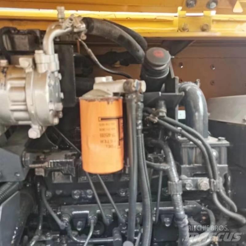 Komatsu PC 60 حفارات زحافة