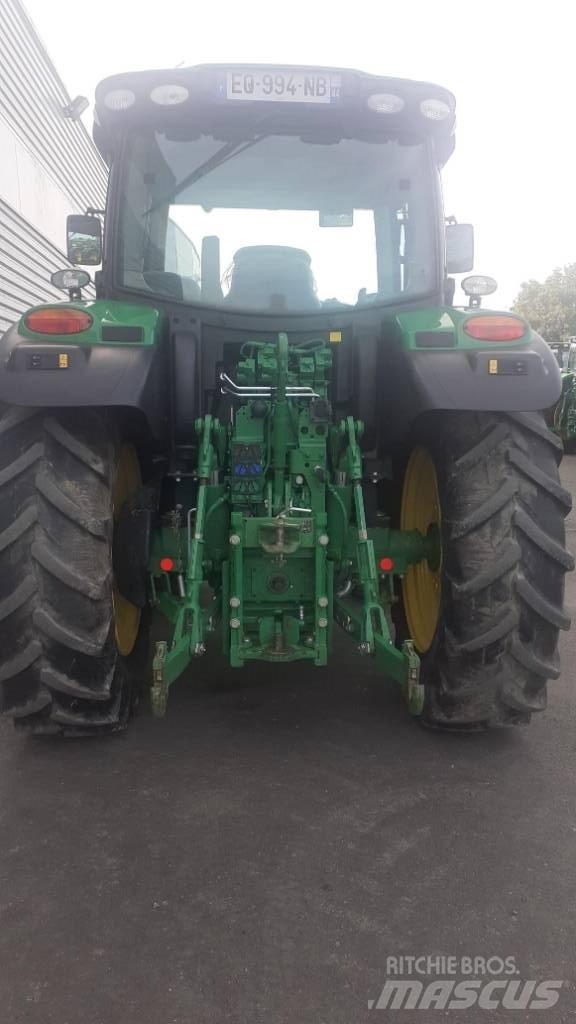 John Deere 6110 R الجرارات