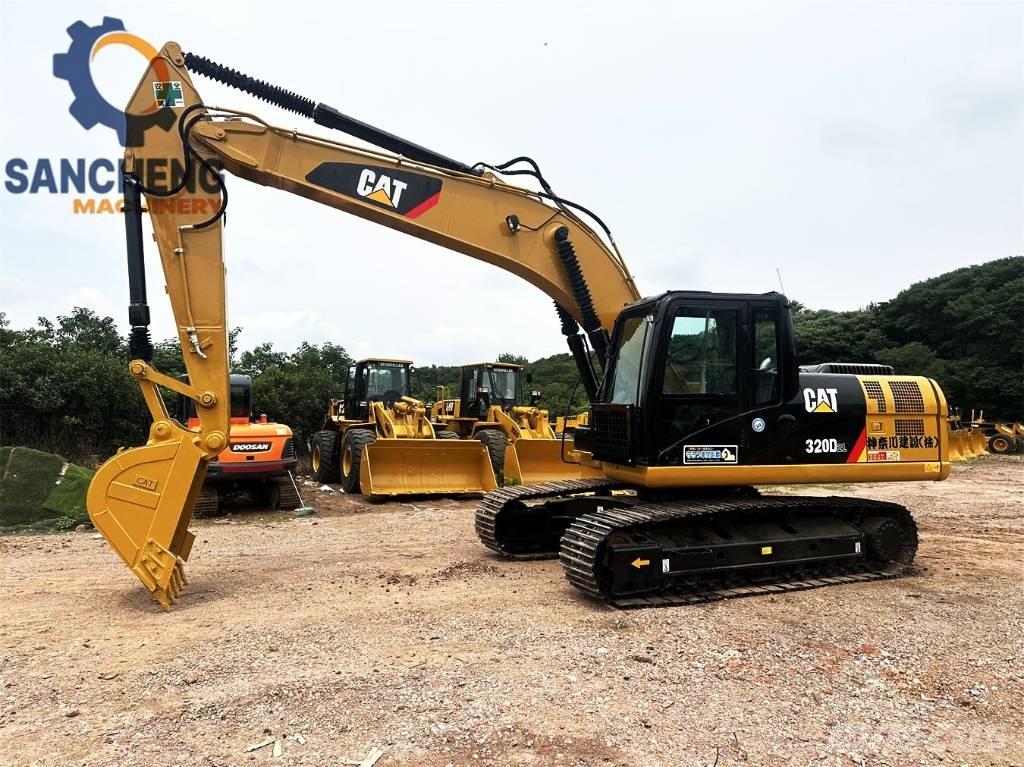 CAT 320 D2L حفارات زحافة