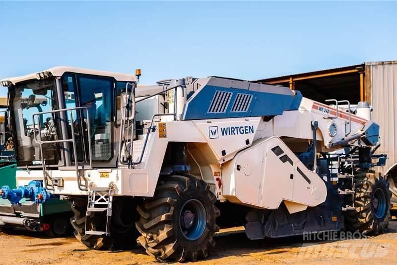 Wirtgen WR240 شاحنات أخرى
