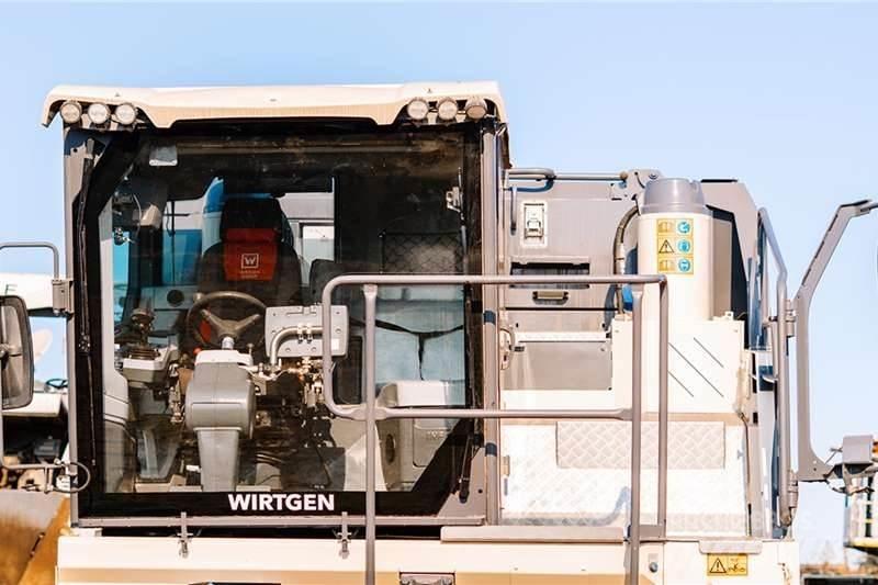 Wirtgen WR240 شاحنات أخرى