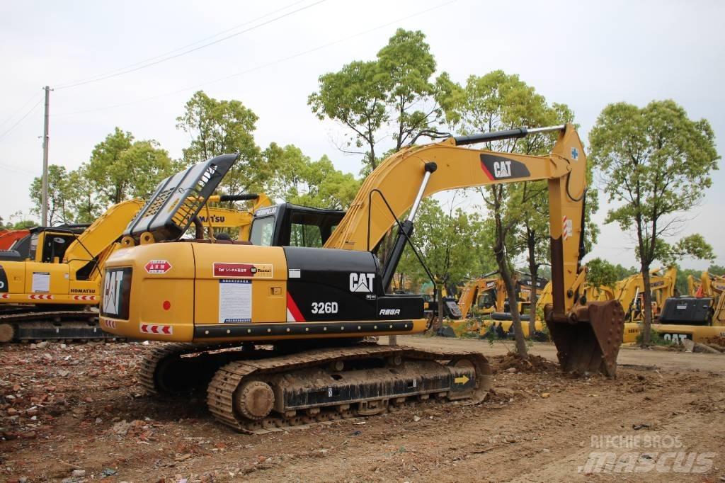 CAT 326D حفارات زحافة