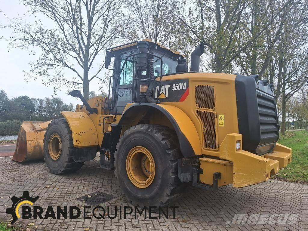 CAT 950M لوادر بعجل