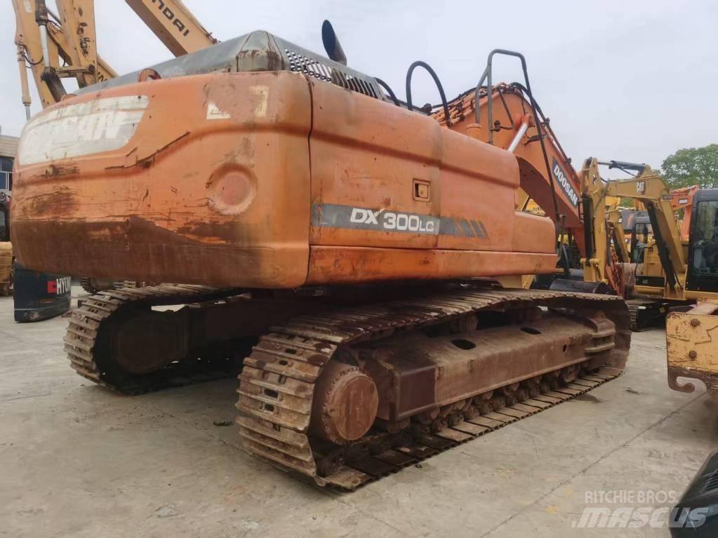 Doosan DX 300 LC حفارات زحافة