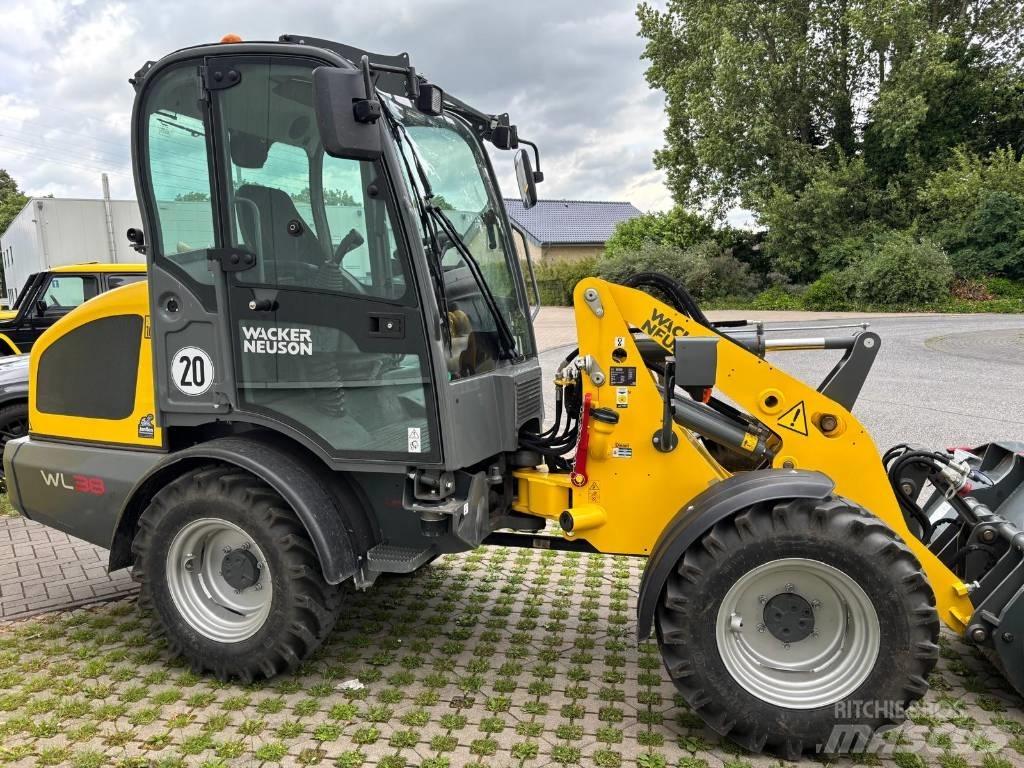 Wacker Neuson WL 38 لوادر بعجل