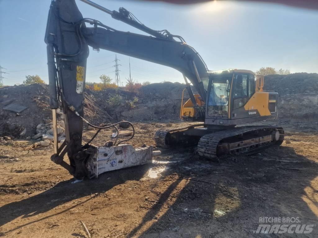 Volvo EC 220 E حفارات زحافة