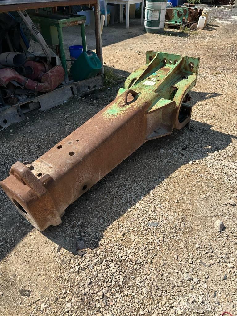 Montabert V 32 مطارق / كسارات