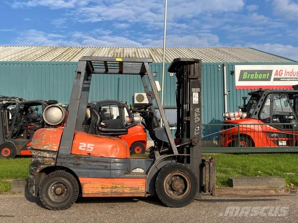 Toyota 42-6FGF25 شاحنات LPG