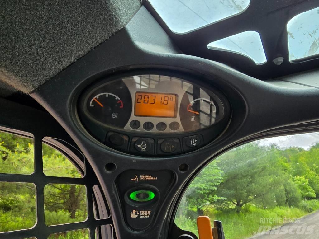 Bobcat T 650 لوادر انزلاقية التوجيه