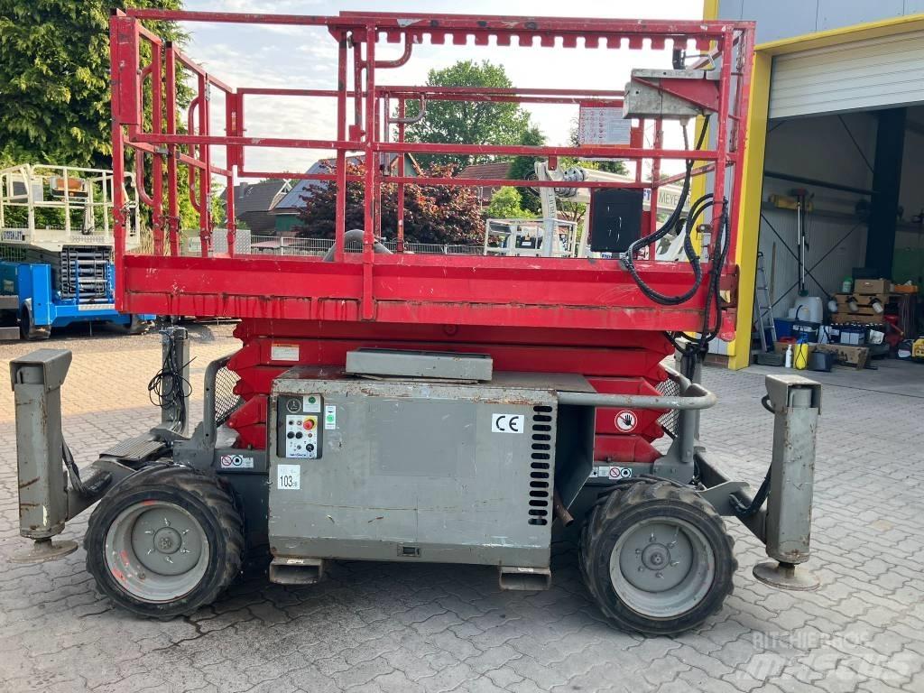 SkyJack SJ 6832 RT رافعات مقصية الشكل