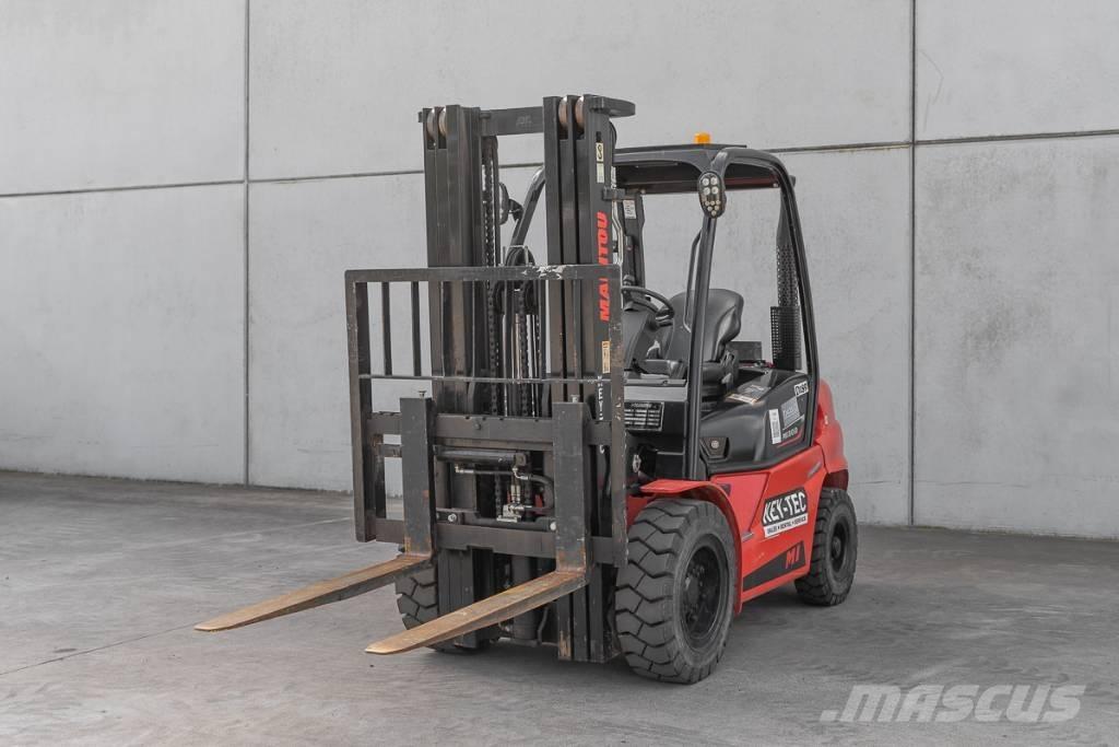 Manitou MI 30 D شاحنات الديزل