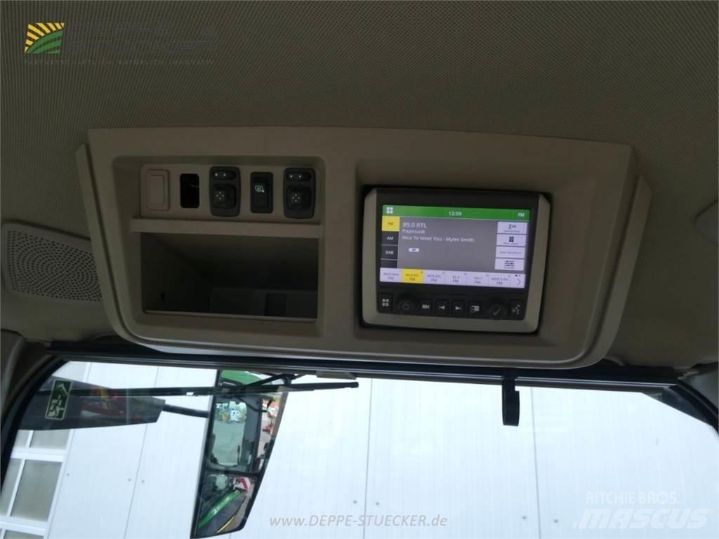 John Deere 7R 330 الجرارات