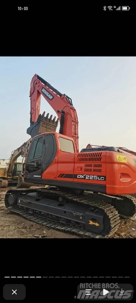 Doosan DX 220 حفارات زحافة