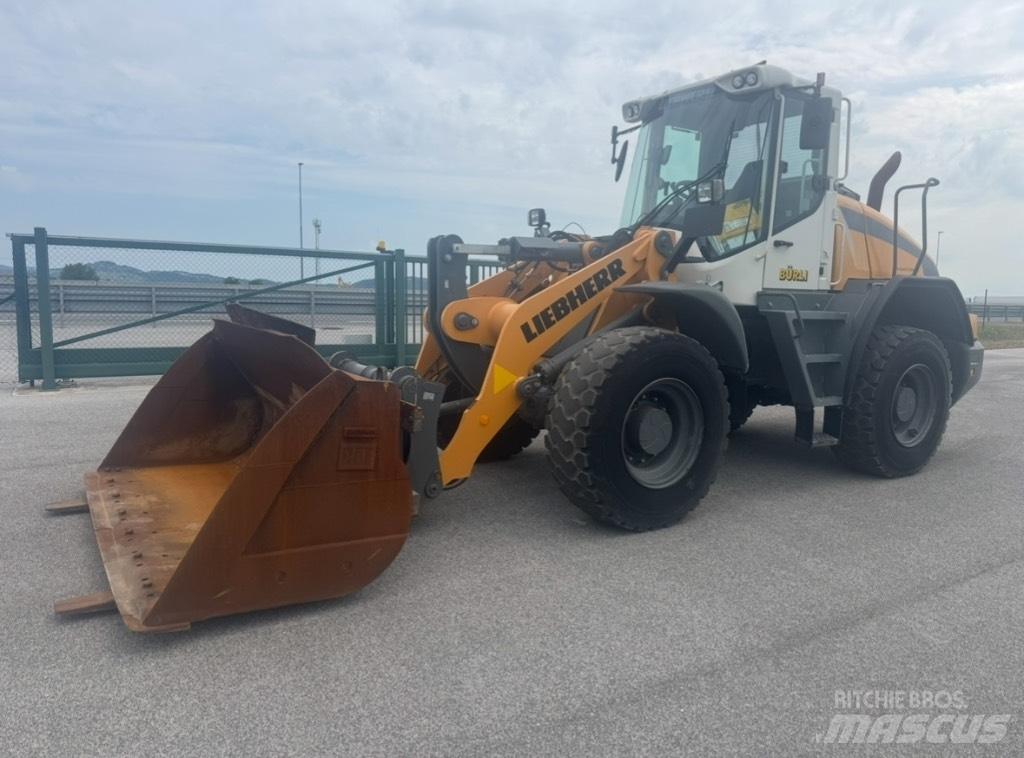 Liebherr L 526 لوادر بعجل