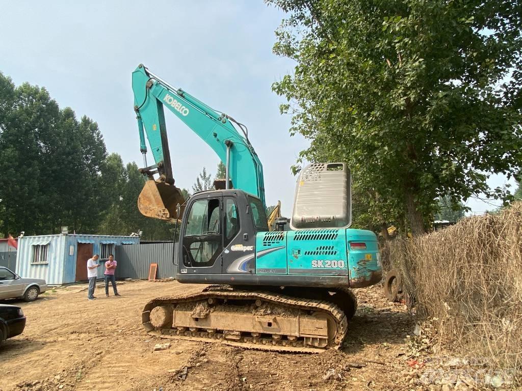 Kobelco SK200-8 حفارات زحافة