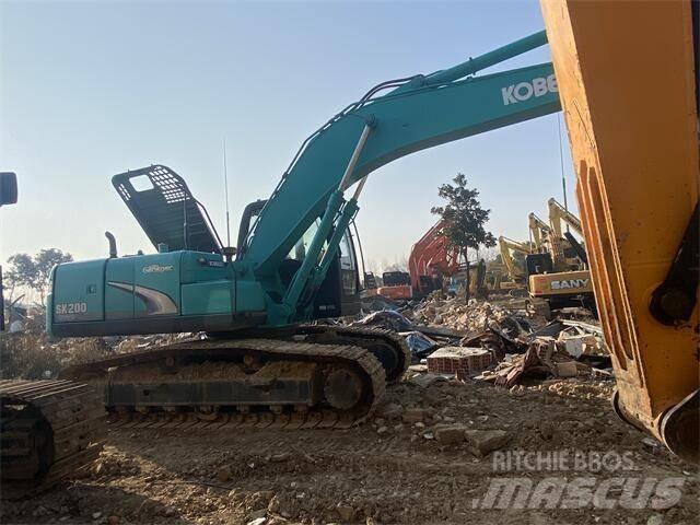 Kobelco SK200-8 حفارات زحافة