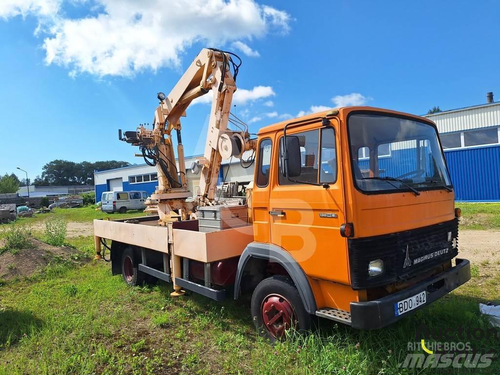 Magirus 130 M 8 شاحنات مسطحة/مفصلية الجوانب
